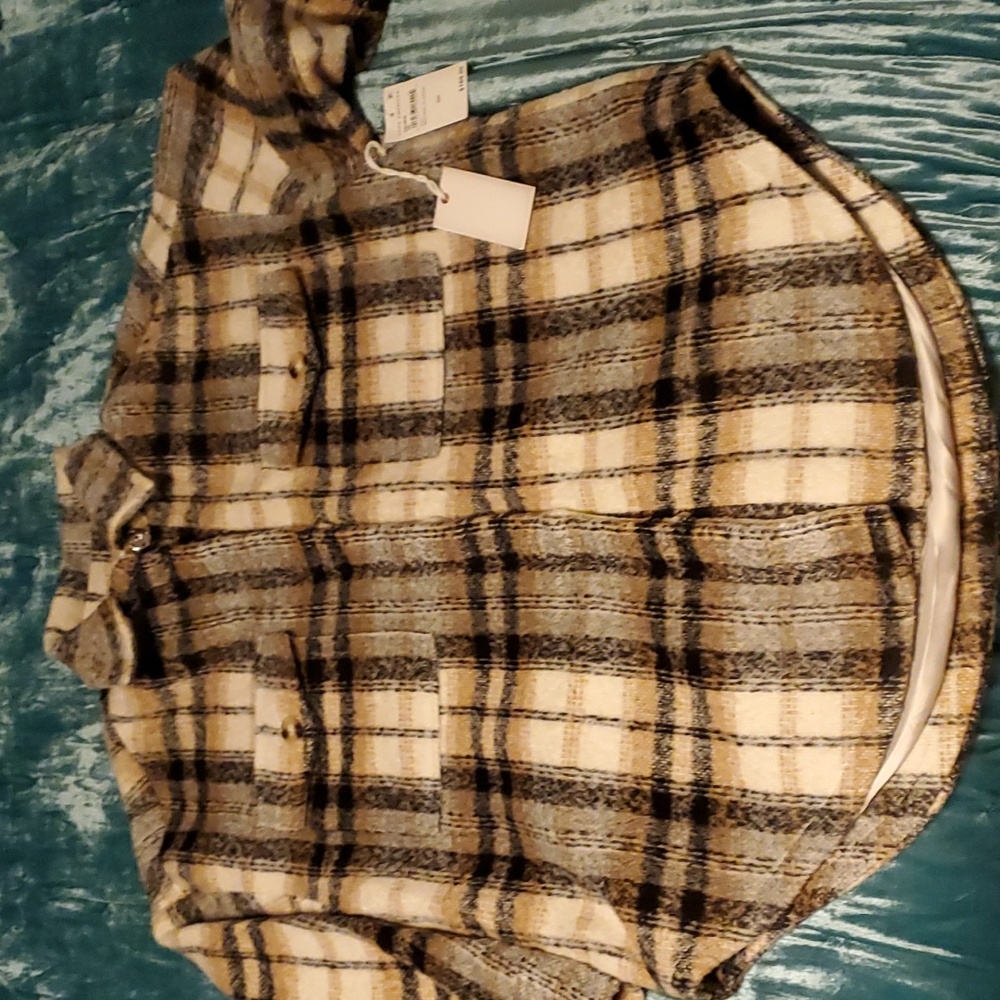 Over sized beautiful shacket - Picture 2 of 5